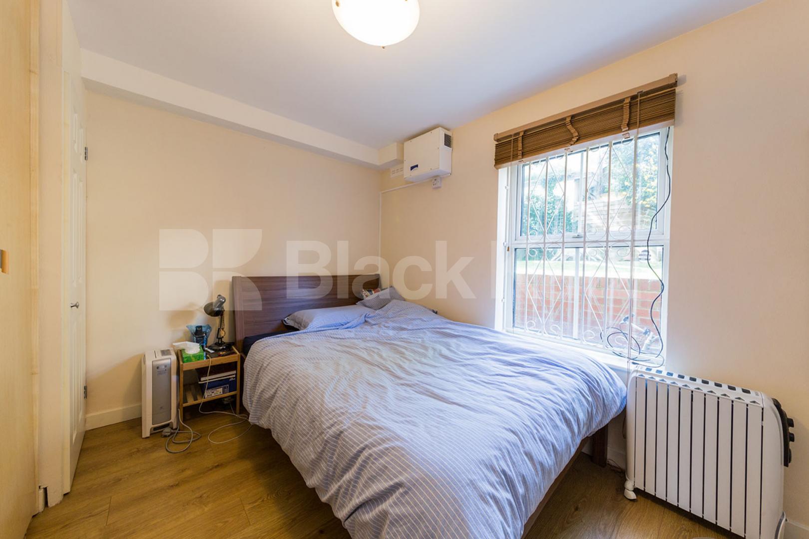 modern 1 bedroom property with access to communal gardens Hillmarton Road, Islington / Caledonian Road